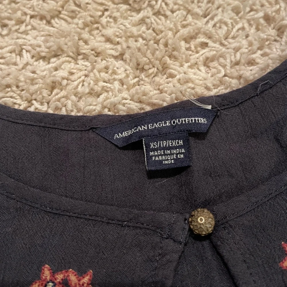 American Eagle Floral Embroidered Boho Peasant Top - Picture 4 of 6